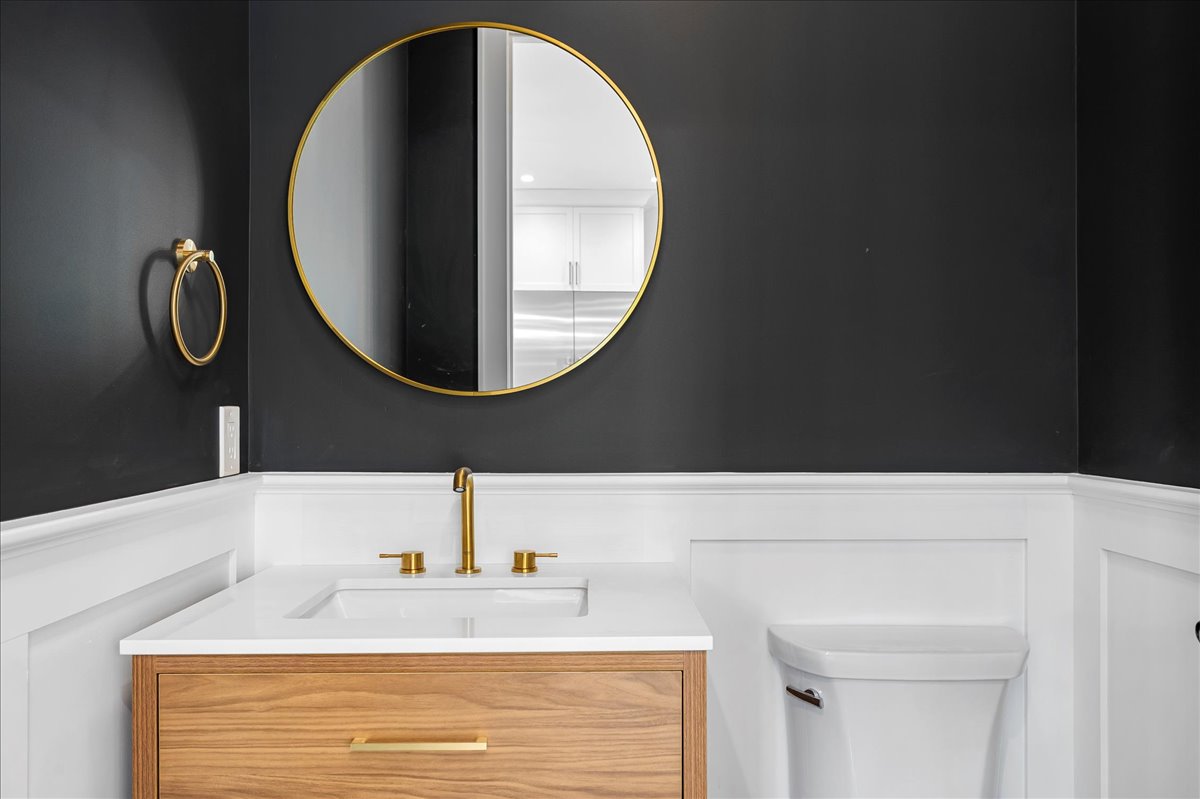 Powder room — 261 Sickletown Road